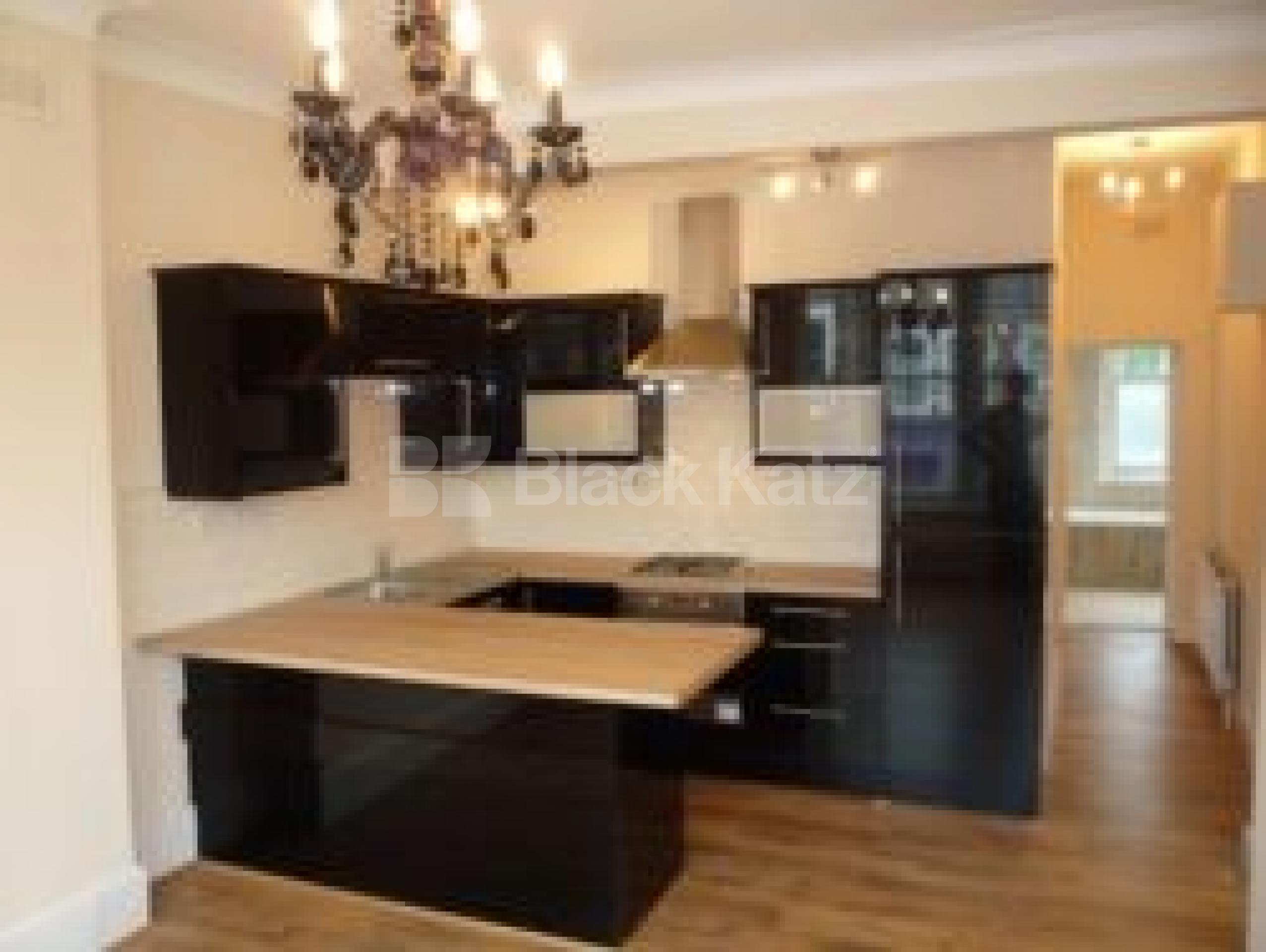 			LET!, 2 Bedroom, 1 bath, 1 reception Flat			 Archway Road, HIGHGATE N6 N6